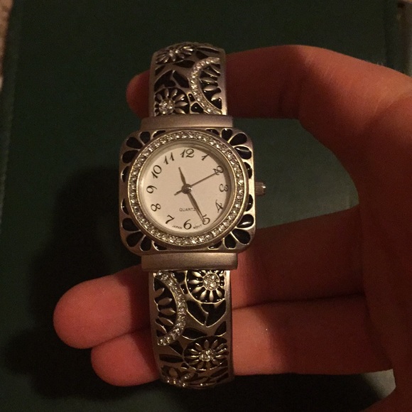 Watch - Picture 4 of 8